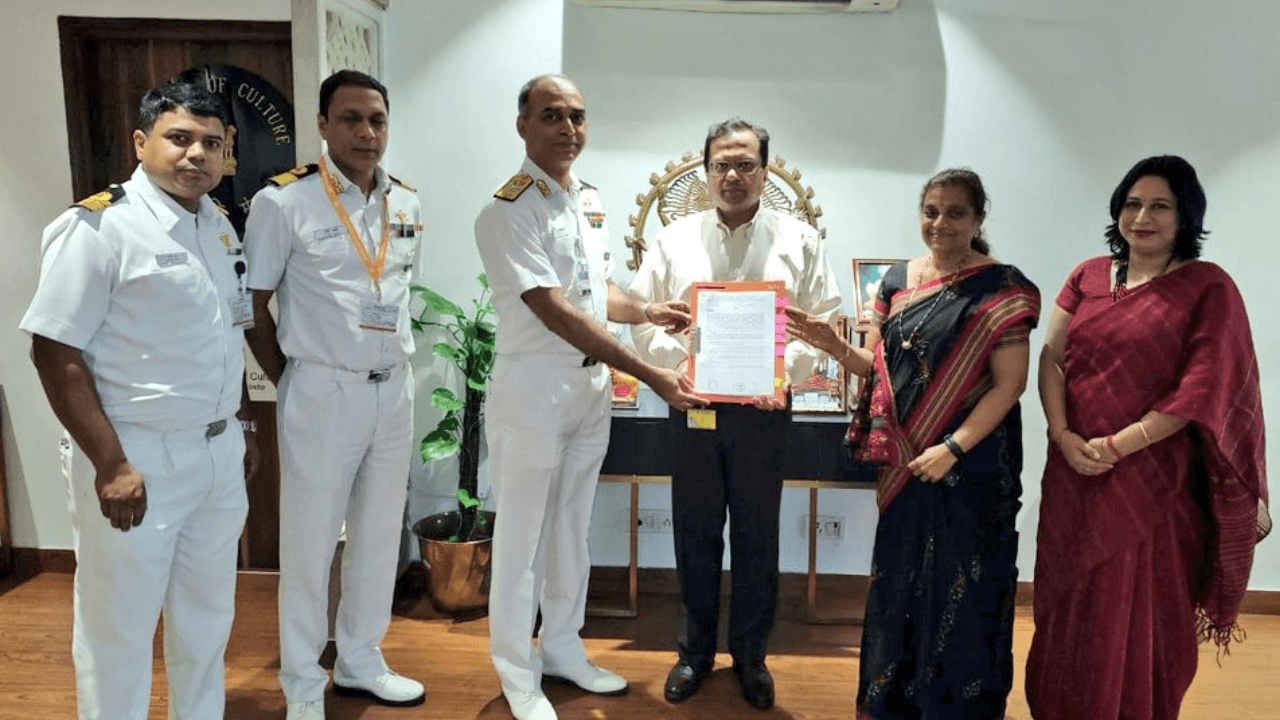 The Ministry of Culture and the Indian Navy sign an MoU to revive the “ancient stitched shipbuilding method (Tankai method)”